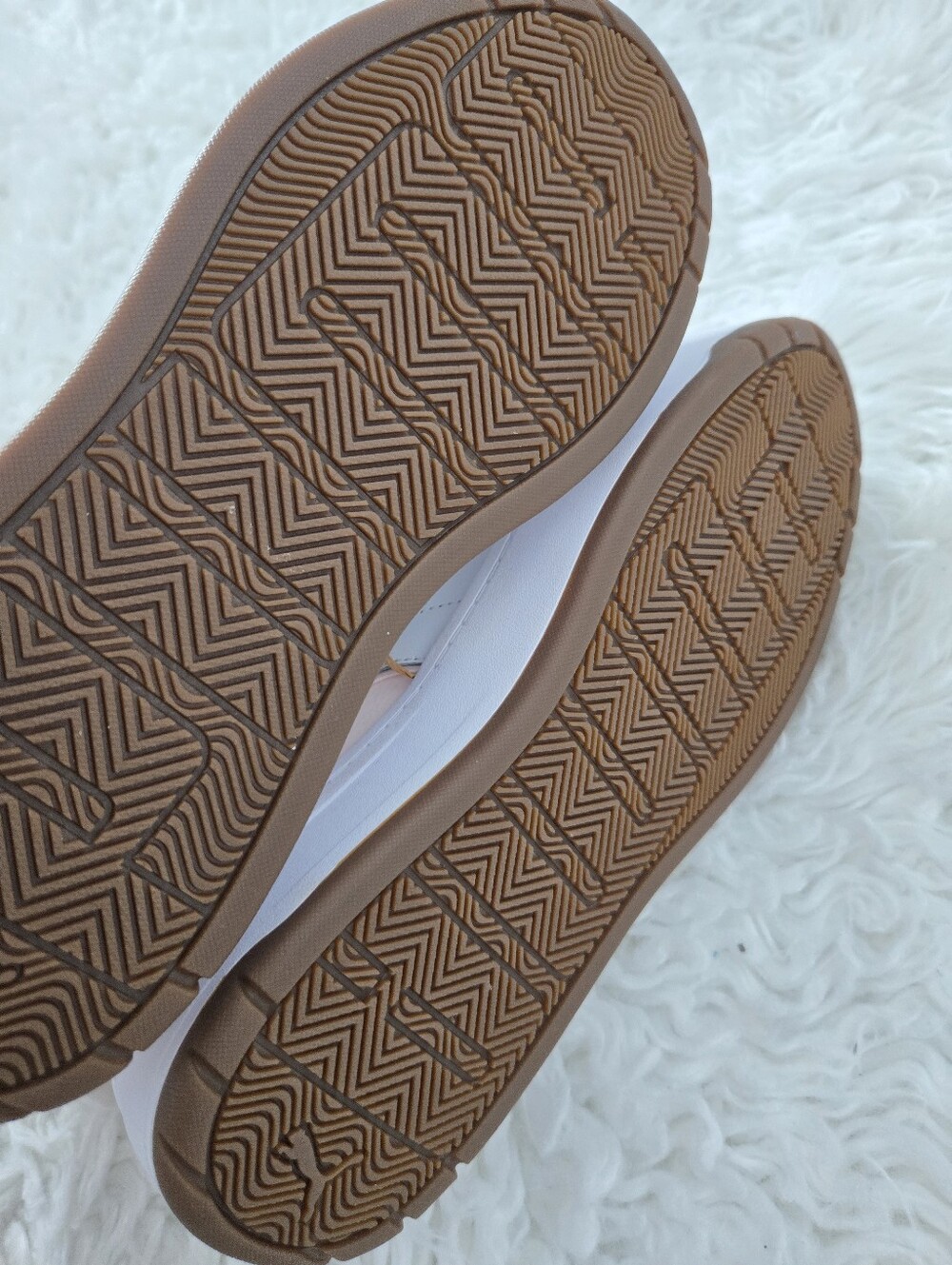 PUMA Smash Platform V3 Sneaker. Size 7. New. - Picture 6 of 7